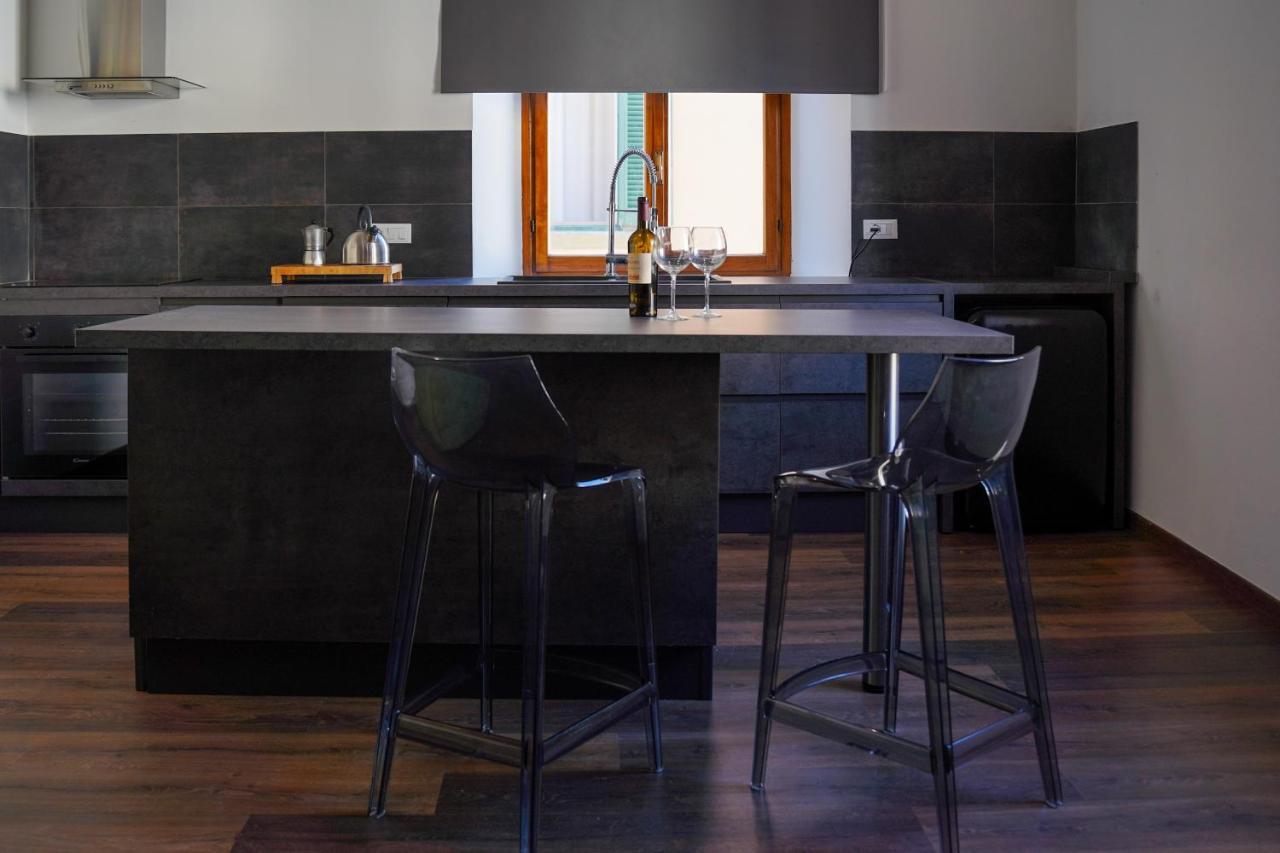 Piccola Venezia Canal View Charming Flat Livorno Ngoại thất bức ảnh